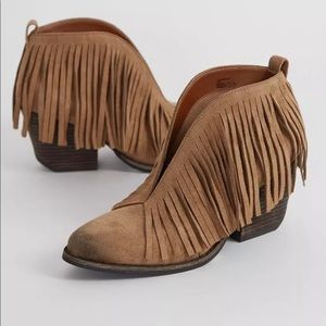 Coconuts Lambert Ankle Boot - Women’s Shoes in Saddle.